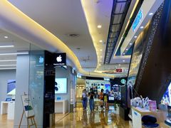 -王府井百货熙地港店