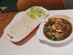 黄焖鸡米饭-南城香·饭香串香馄饨香(太平桥店)