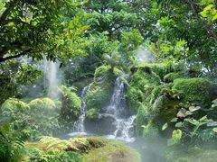 -Chom Cafe and Restaurant