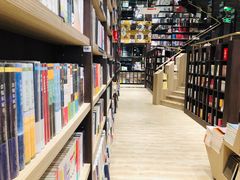 -钟书阁(群光广场店)