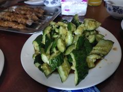 拍黄瓜-玫瑰红烤羊排(北新桥三条店)