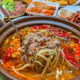 在余姚一直想去吃的店就是它了 门口的玫瑰瀑布美呆了