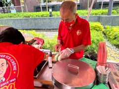 -詹爷爷乌节路街头冰淇淋