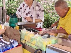 -詹爷爷乌节路街头冰淇淋
