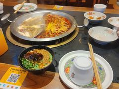 -沸炉重庆老火锅(军事博物馆店)