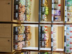 -良品铺子(长和国际店)