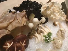 -余欢领鲜火锅(新街口店)