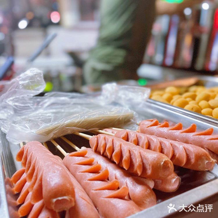 夜宵的快乐|郡花面旁的小餐车