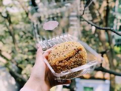 黑洋酥大麻团-白玉兰传统小吃