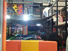 -嗨翻Hi-Fun竞技主题乐园·蹦床亲子生日轰趴(国光1937店)