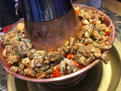 -沪小二炭火蛙锅(淮海中路美食不夜城店)