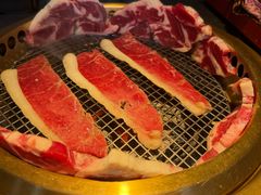 -铭牛烧肉·和牛海鲜自助(高新月牙湖店)