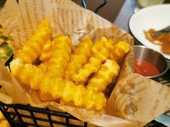 -悦享绿山墙西餐厅