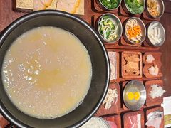 -银米·云南传统过桥米线(双廊黑金冠店)