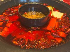 -爱你您·自家鱼塘·活水喷泉鱼火锅(八里店)