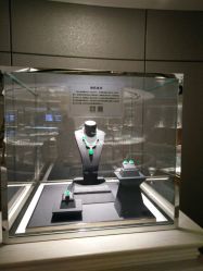 -北京七彩云南翡翠珠宝旗舰店(月坛店)