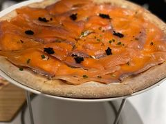 烟熏三文鱼比萨-WOLFGANG PUCK KITCHEN & BAR(迪士尼小镇店)