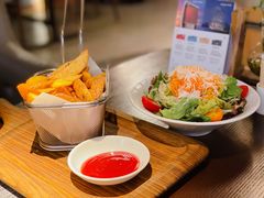 -卡普里披萨·牛扒·下午茶