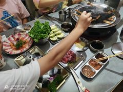 -围炉肉舍•炭烤活鳗•丹东海鲜烤肉(步行街店)