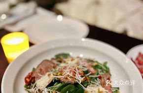 Spinach Beef Brie Salad