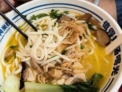 -鑫花溪牛肉米粉(东环大润发店)