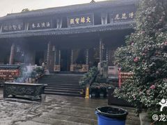 -峨眉山报国寺