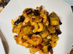 宫爆茄香虾球-马旺子·川小馆