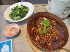 -有红鸡毛店·川菜(建设路店)