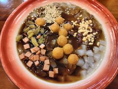 -爆炸头阿姨小四川正宗川味小吃(无任何分店)