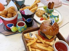 -水桶王国主题餐厅·聚会·生日派对·亲子活动·家庭套餐(亚龙湾希尔顿店)