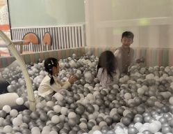 -奈尔宝·儿童乐园·亲子餐厅(华采天地店)