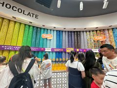 -m豆巧克力世界(上海世茂广场店)