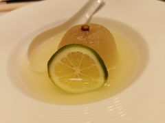 蜂蜜柠汁炖雪梨-丽思卡尔顿酒店-天泰轩中餐厅(大沽北路店)
