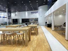 -杭州中沃沃尔沃4S店(滨江区店)