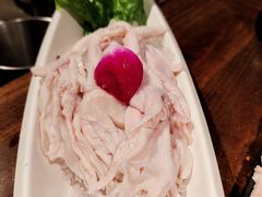 -老牌坊云南鱼豆花火锅(哈西万达店)