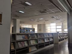 -吉林大学前卫南区中心图书馆