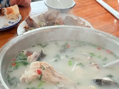 -美顺香食府鱼头老店(雪野湖店)