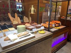 -华邑酒店·鲜艳全日自助餐厅