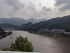 -英德宝晶宫天鹅湖茶语温泉