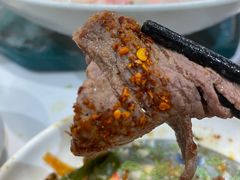 鲜奶捞牛肉-沸炉重庆老火锅(军事博物馆店)