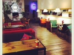 拖板鞋青年旅舍-拖板鞋咖啡旅行酒店(春熙路地铁站店)