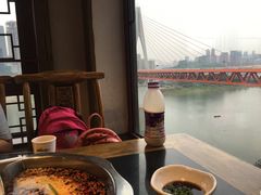 靠窗位-纸盐河码头火锅(十八梯店)