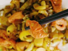 酸菜炒大肠-广宁炭炉鸡煲·富临门饭店