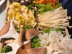 -尚尚仙·酸汤猪手·猪肚鸡火锅(华联万柳购物中心店)