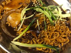 炸酱拉面-富乐满韩国正宗炸鸡韩国料理(虹泉路店)