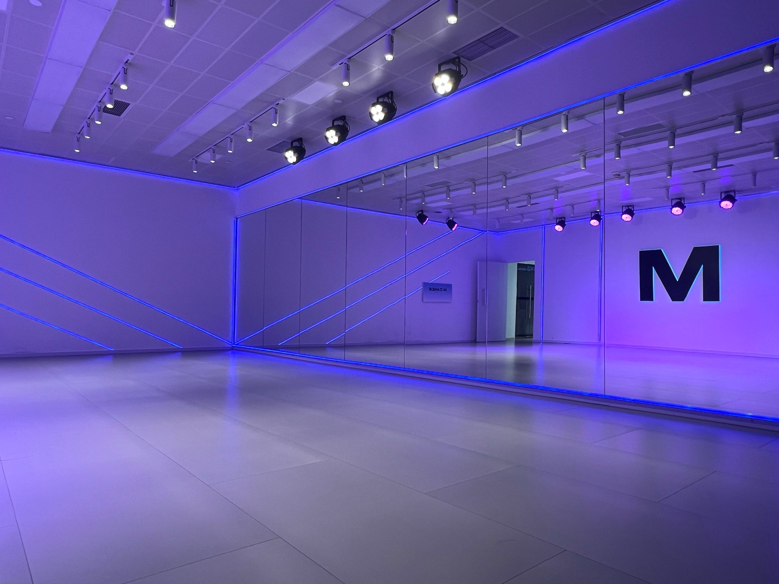 打卡炫酷舞蹈工作室