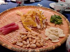 -维园悦谱·海派家常菜(乌鲁木齐南路店)