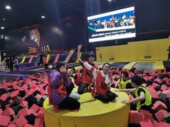 -嘿哟动霸CHUA·新潮玩运动娱乐中心·蹦床滑冰团建乐园