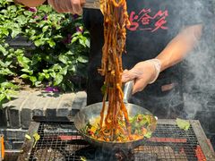 -拈签一笑黄牛肉辣卤串串