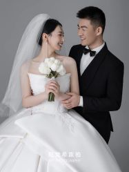 -纪梵希旅拍婚纱摄影(大连总店)
